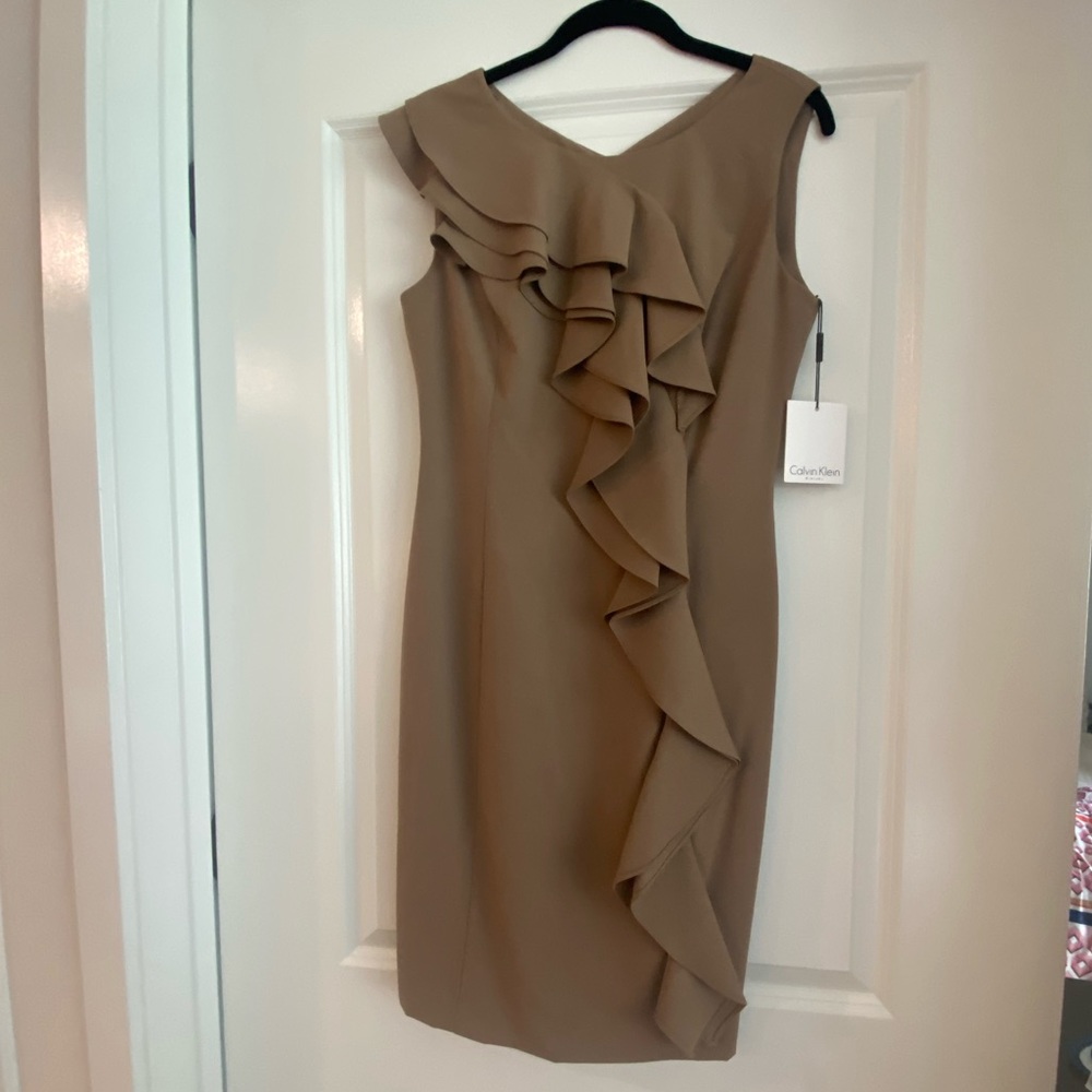 NWT Calvin Klein Ruffle Shift Dress Size 6